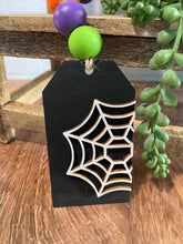 Load image into Gallery viewer, Spider Web Tag Beaded Garland
