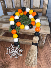 Load image into Gallery viewer, Spider Web Beaded Garland
