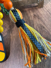 Load image into Gallery viewer, Candy Corn Beaded Garland
