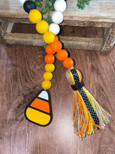 Load image into Gallery viewer, Candy Corn Beaded Garland
